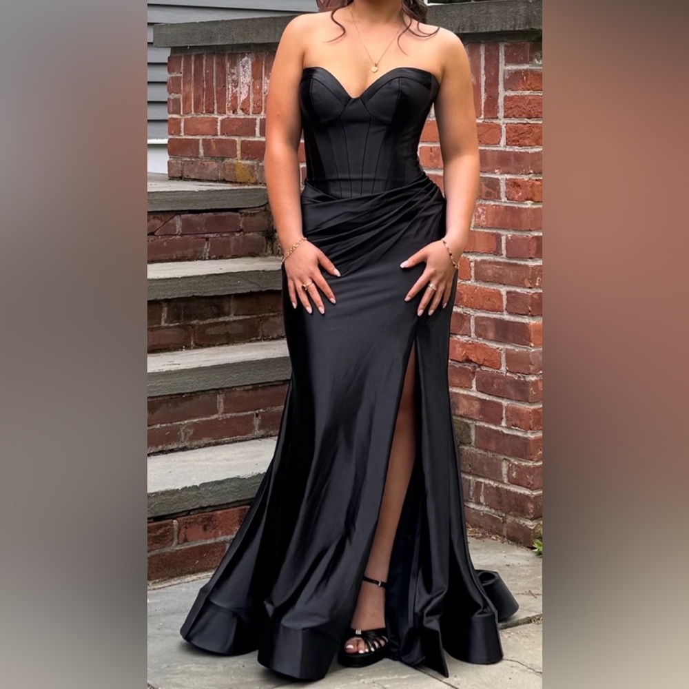 Elegant Black Evening Gown